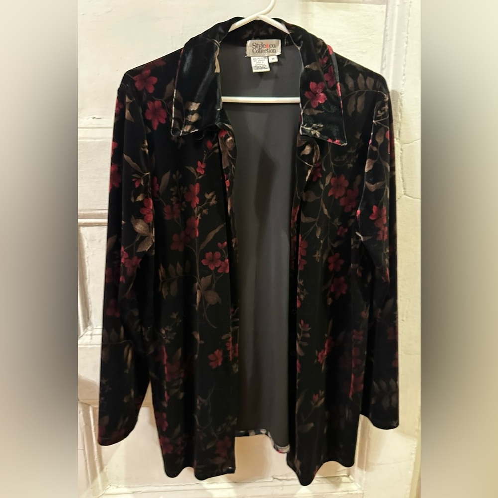 Floral velvet button up top